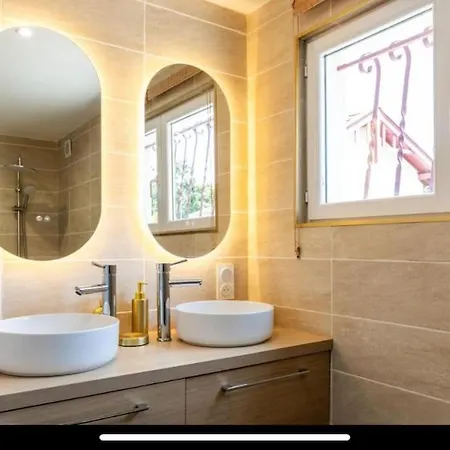 Maison A Deux Pas Du Port Apartment Lanton