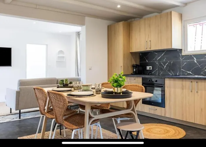 Maison A Deux Pas Du Port